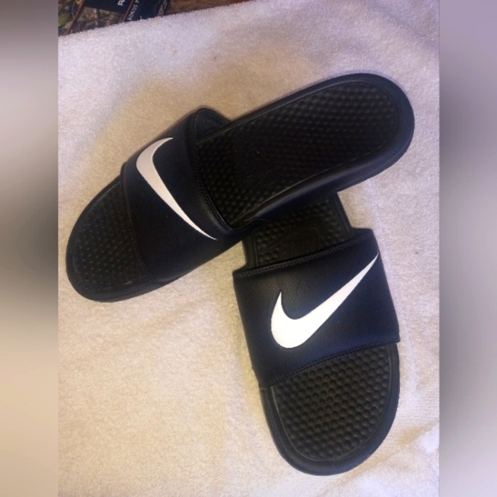 NEW BLACK NIKE SLIDES SANDALS SIZE 12
